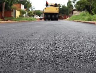 Prefeitura retoma obra de asfalto que estava parada no Jardim Caiman