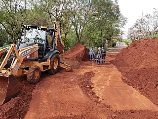 Sanesul conclui etapa de substituição de tubos em obra na avenida Presidente Vargas