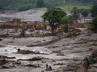Funcionários da Samarco retornam ao trabalho após 2 meses
