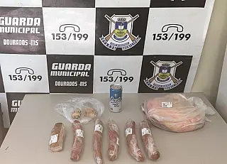 Homem é preso furtando fraldinha e calabresa