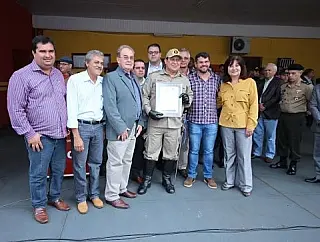 Câmara homenageia coronel que deixa comando do Bombeiros
