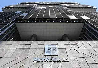 Ação da PF investiga fraude em contratos da Petrobras