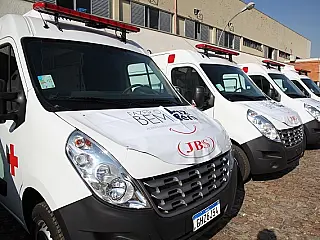 JBS entrega ambulâncias para 12 cidades do Estado