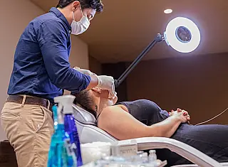 Unigran encerra pós em Estética com temas variados