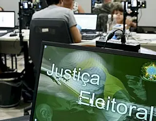 Cartório Eleitoral abre para regularizar títulos