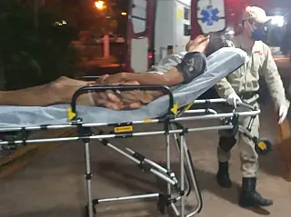 Flagrado furtando fios, rapaz é espancado