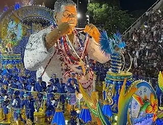Depois de 15 anos, Beija-Flor ganha o carnaval