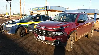 Polícia prende dois homens em abordagem de rotina e recupera veículo roubado em Brasília