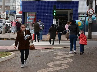 Frente fria chega hoje e Inmet faz alerta sobre leve risco à saúde