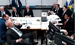 Moro questiona Lula sobre documento não assinado apreendido em sua casa