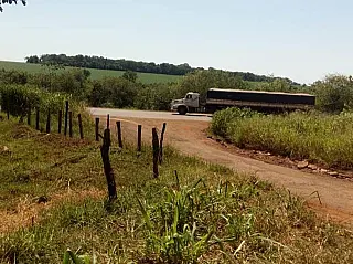 Trecho sem sinalização oferece perigo constante para usuários de trânsito
