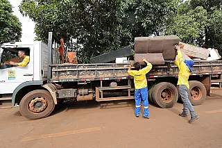 Mutirão recolhe mais de 15 toneladas de lixo em bairro