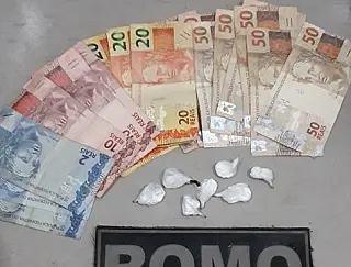 Homem é preso com papelotes de cocaína e dinheiro em Dourados