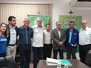 Pedro Pepa acompanha assinatura de convênio na Governadoria