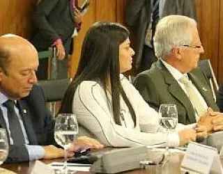 Rose pede reforço à segurança de fronteiras, em encontro com Temer
