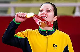 Alana Maldonado é ouro na categoria até 70 quilos do judô J2
