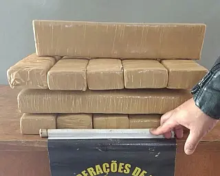 Cuiabano é preso com 23 quilos de maconha em ônibus