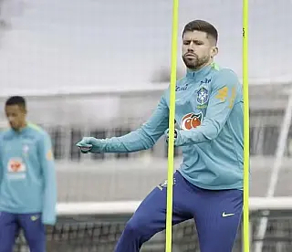 Ancelotti faz mudanças em novo treino