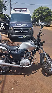 Polícia Militar recolhe moto em situação irregular