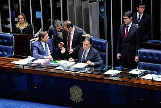 Com modificações projeto que regulamenta Uber é aprovado no Senado
