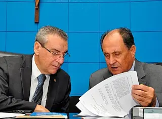 Lei prevê 20 dias de licença-paternidade a servidores da Assembleia