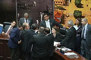 Câmara aprova projeto que regulariza contratação de professores da Rede Municipal