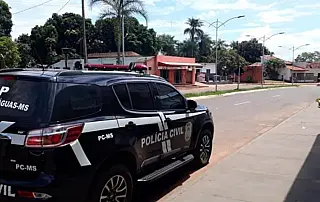 Quadrilha tortura dono de funerária e rouba moto