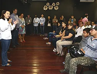 Prefeita visita 'Olhando por Dourados' e fala de trabalho já realizado
