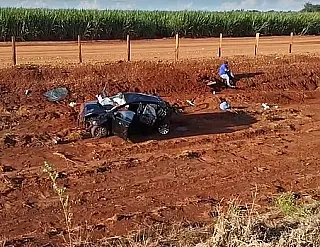 Idoso morre ao capotar carro na BR-463