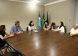 Prefeita recebe comissão que trata da criação da unidade do câncer em Dourados