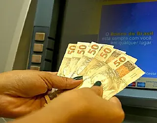 Estado paga salários dia 1