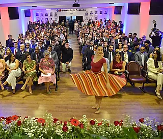 Em solenidade concorrida, Edna Bonelli assume OAB