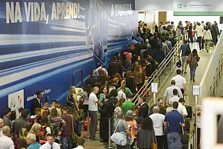 Vai viajar? Então prepare-se pois ainda há muitas filas em aeroportos