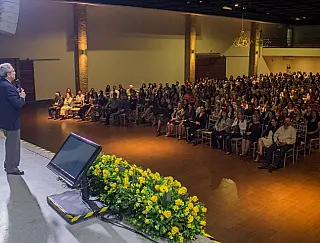 Palestra em Congresso de Saúde da Unigran alerta sobre novas tecnologias