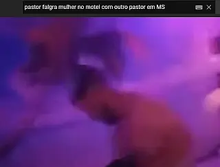 Pastor flagra pastora com outro