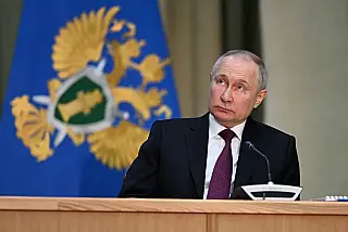 Tribunal Penal Internacional emite mandado de prisão contra Putin