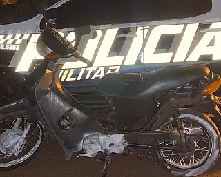 Homem foge da PM expondo criança a risco