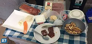 Camarão, queijo importado e bacalhau encontrados na cela de Sérgio Cabral