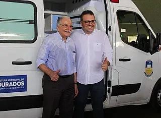 Com emenda federal, Alan entrega mais uma ambulância