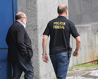 Executivos da JBS e dono da OAS são alvos da Federal