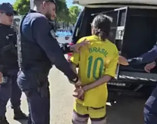 Homem morre a facada após falar que Brasil iria perder