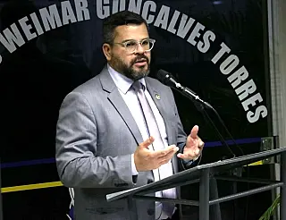 Mauricio Lemes propõe debate com escolas sobre lista abusiva de materiais