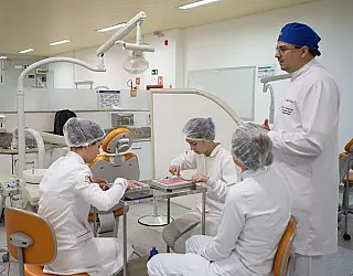 Odontologia é escolha para quem busca diversidade profissional