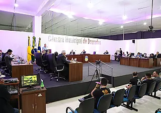 Em única sessão, vereadores aprovam 14 projetos