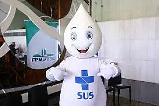 Vacina injetável substitui a 'gotinha' contra pólio em todo o País