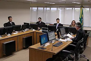 Ligação de ministro com Vorcaro é investigada