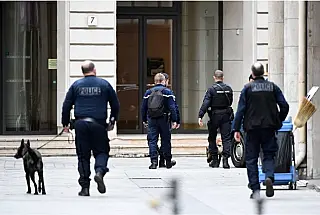 Após ameaça de bomba prédio de tribunal em Paris é esvaziado