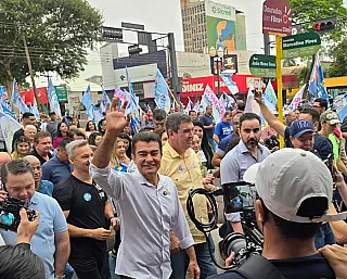 Governador participa de caminhada em Dourados