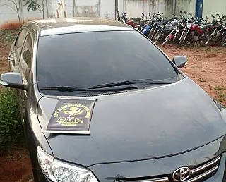 Corolla roubado no Paraná é achado em oficina em Ivinhema