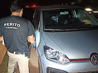 Criança se solta da mão do pai e morre atropelada